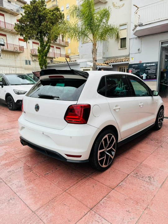 ART. 1758 SPOILER  VW POLO 6R 6C 2011-2018 LOOK BATMAN NERO LUCIDO