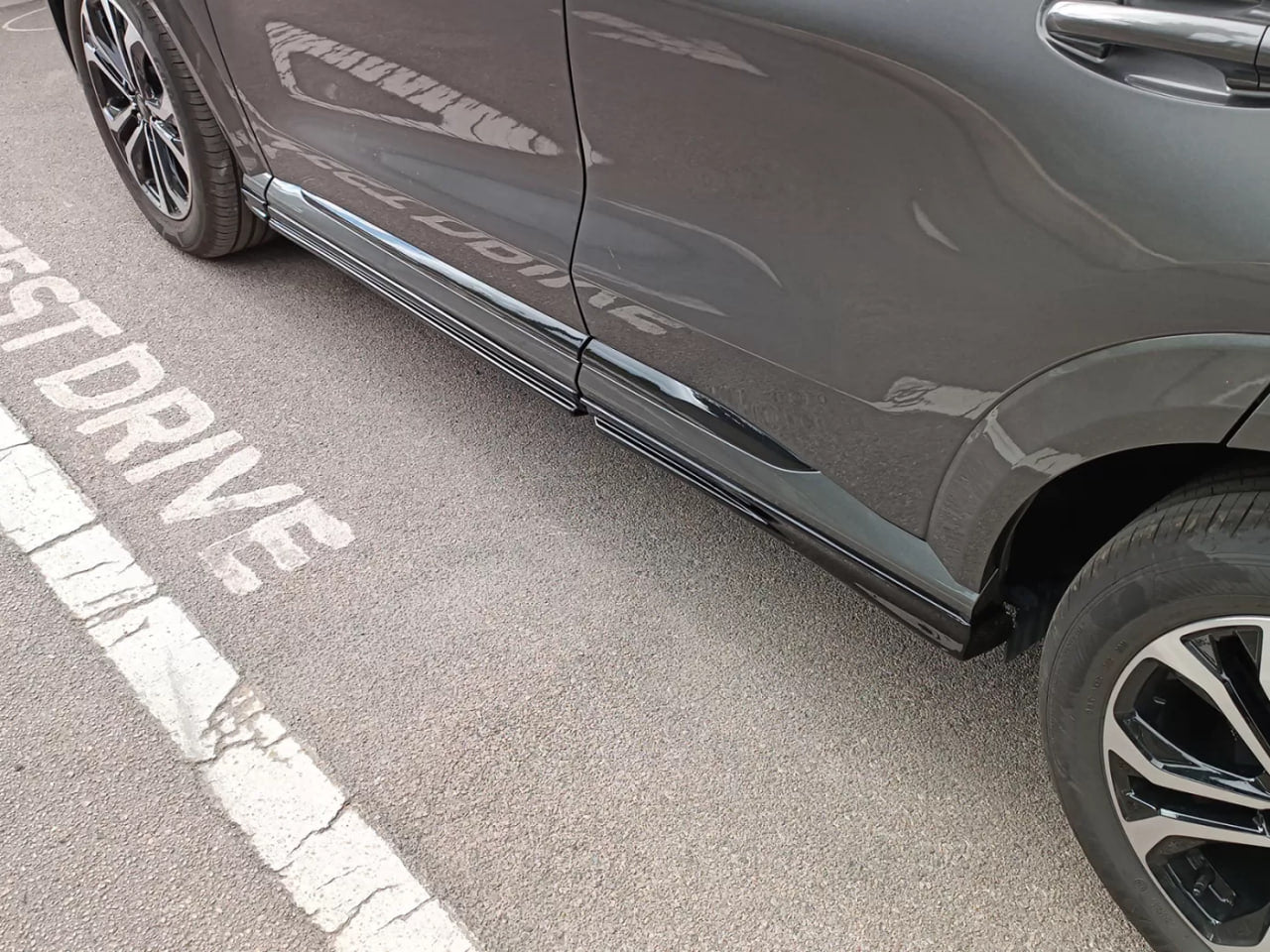 MINIGONNE ADATTO PER FORD PUMA ST-LINE 2019+ NERO LUCIDO