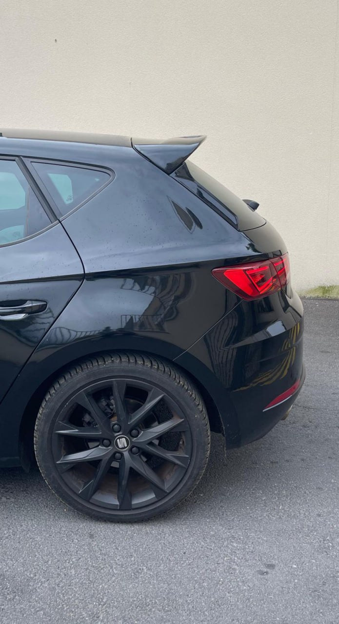 SPOILER ADATTO PER SEAT LEON 5F 5 PORTE 2012-2020 LOOK R300 NERO LUCIDO