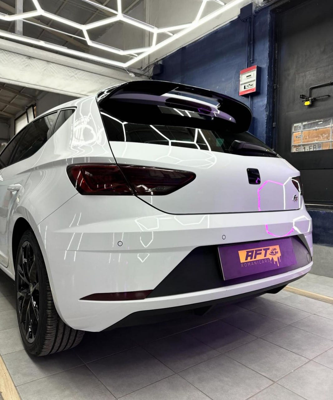 SPOILER ADATTO PER SEAT LEON 5F 5 PORTE 2012-2020 LOOK R300 NERO LUCIDO