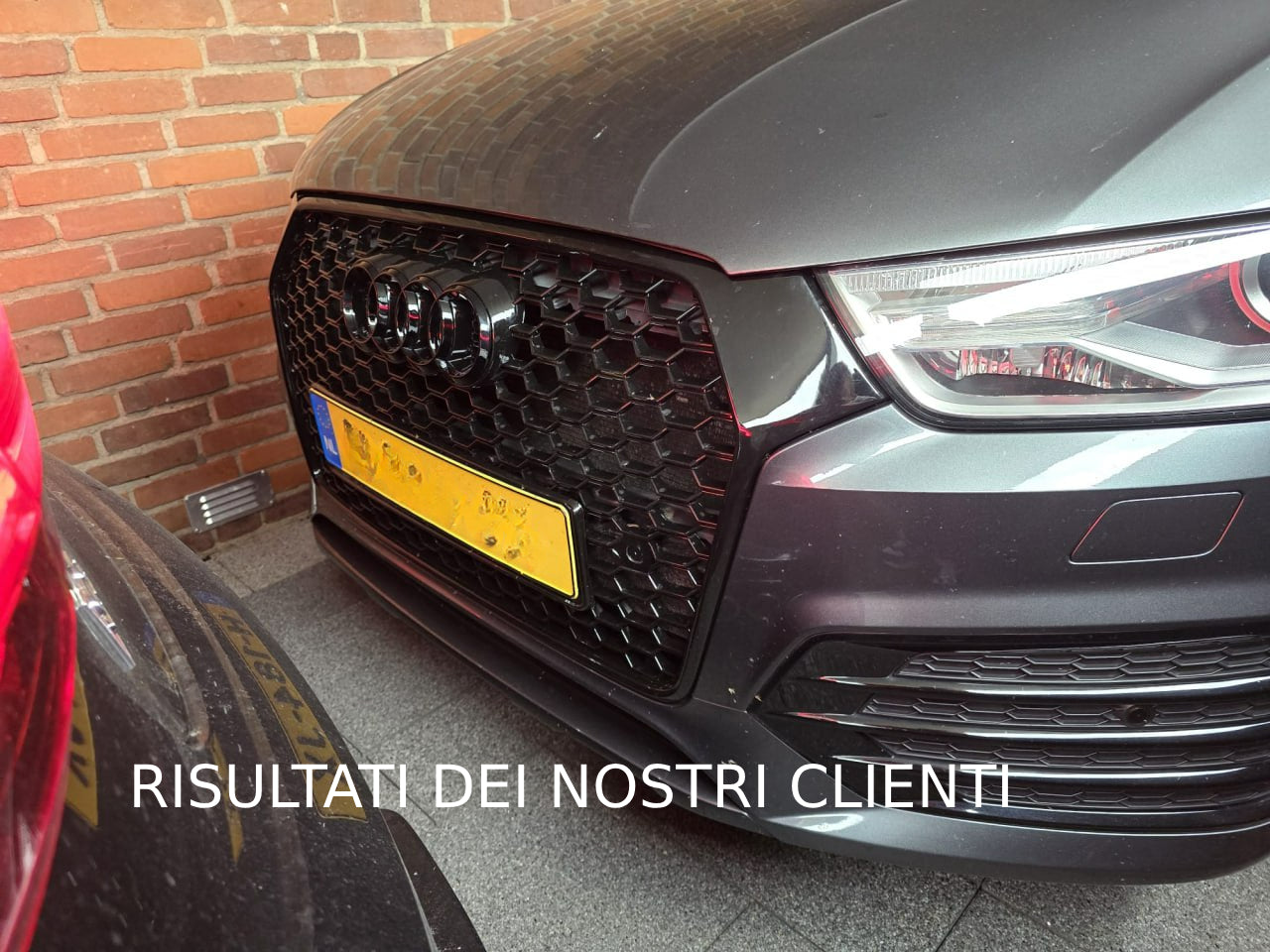 GRIGLIA ANTERIORE ADATA PER AUDI Q3 2016-2019 LOOK RSQ3 BORDO NERO NIDO D'APE