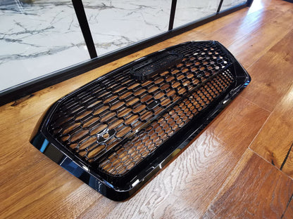 ART. 0945 GRIGLIA AUDI Q5 FY 2017-2020 LOOK RSQ5 QUATTRO NERO LUCIDO