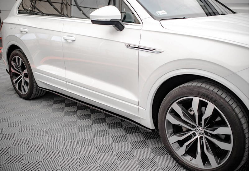 🤩MINIGONNE R LINE V1 STYLE ADATTO PER VW TOUAREG MK3 NERO LUCIDO🤩