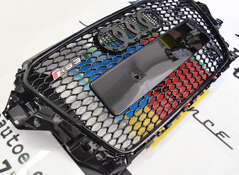 ART. 0581 GRIGLIA AUDI A3 8V 2012-2016 LOOK RS3 NERA