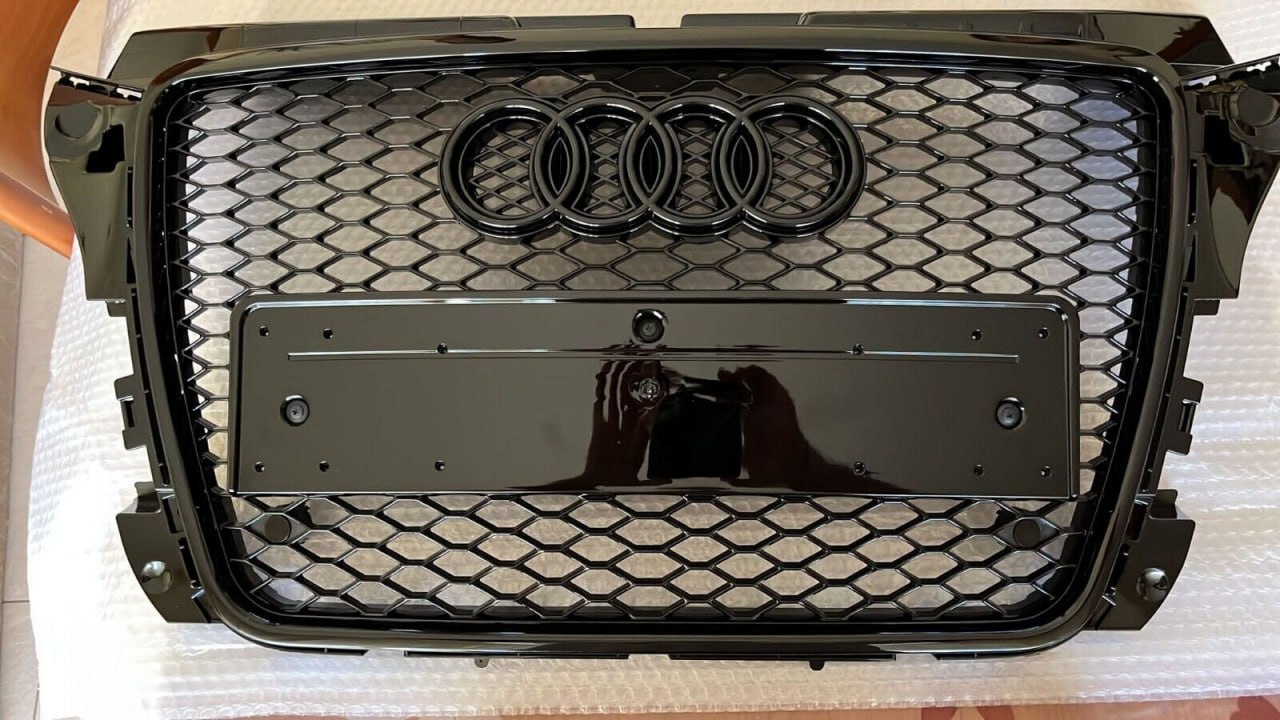 ART. 1937 GRIGLIA AUDI  A3 8P 2008-2012 LOOK RS3 NERO LUCIDO