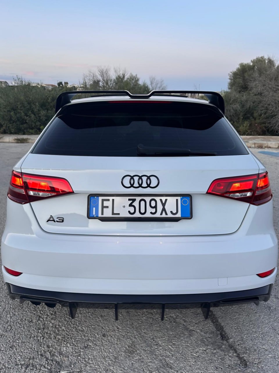 🔥SPOILER ADATTO PER AUDI A3 8V 2012-2020 SPORTBACK LOOK SPORTIVO NERO LUCIDO🔥