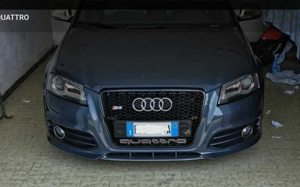 ⭐ART. 1938 GRIGLIA A3 8P 2008-2012 LOOK RS3 QUATTRO NERO LUCIDO⭐