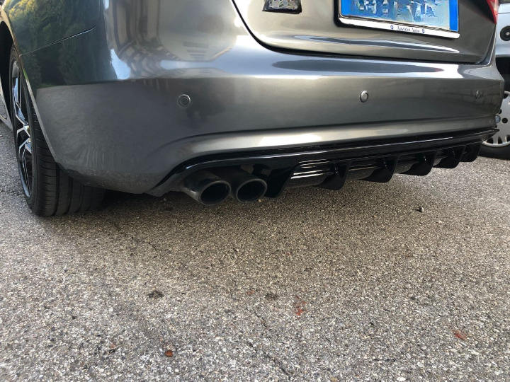 ✨Diffusore posteriore adatto per Audi A4 B8 (8K) LOOK RS4 07-14 NERO LUCIDO✨