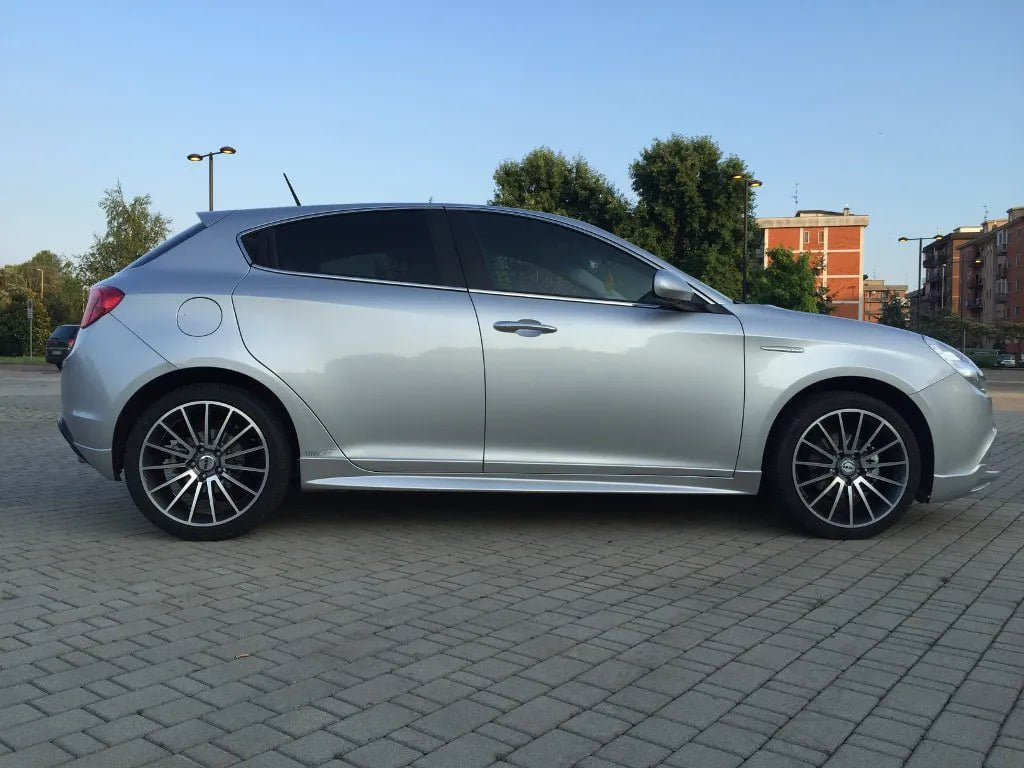 ⭐2099 MINIGONNE ADATTO PER ALFA ROMEO GIULIETTA LOOK QUADRIFOGLIO⭐