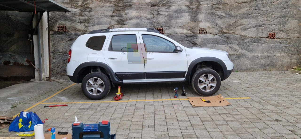 1900 ⭐️KIT POTEZIONE + PARAFANGHI ADATTI PER DACIA DUSTER 2010-2017 NERO OPACO⭐️