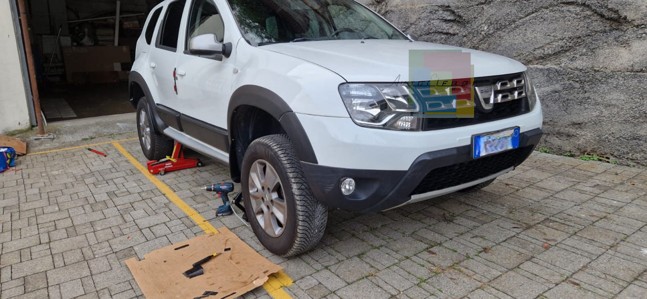 1900 ⭐️KIT POTEZIONE + PARAFANGHI ADATTI PER DACIA DUSTER 2010-2017 NERO OPACO⭐️