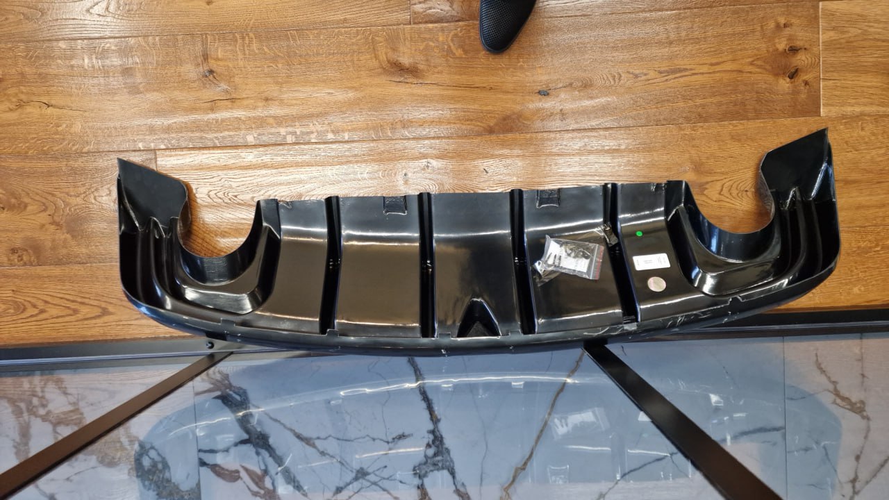 ART. 1924 DIFFUSORE ALFA ROEMO GIULIETTA NERO LUCIDO LOOK TUNING