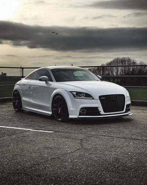 🔥0582 GRIGLIA ADATTA PER AUDI TT 8J 2006-2014 LOOK RSTT NERO LUCIDO🔥