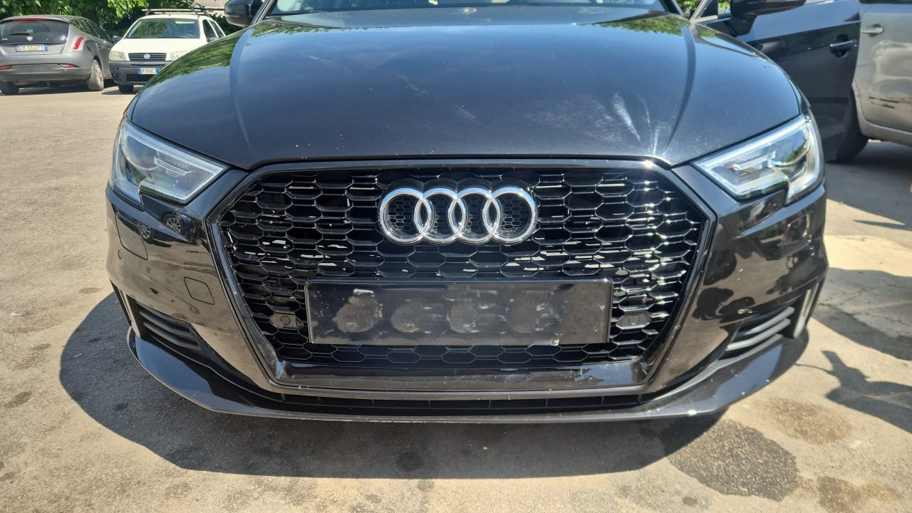 ⭐GRIGLIA ADATTA PER AUDI A3 8V 2017-2020 LOOK RS3 LOOK NERO LUCIDA⭐