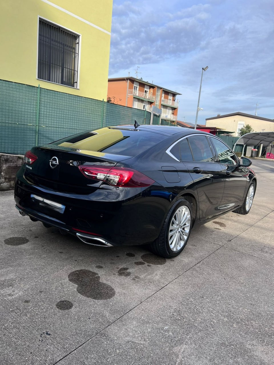 ✨0435 DIFFUSORE POSTERIORE ADATTO PER OPEL INSIGNIA B 2018+ LOOK NERO LUCIDO✨
