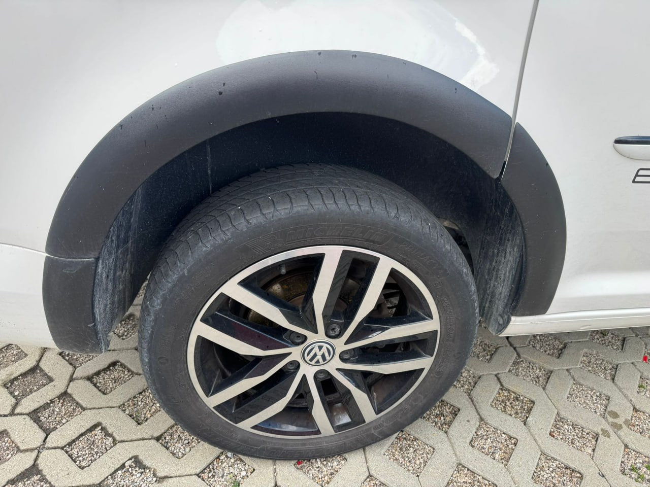 🔥1551 PARAFANGHI ALLARGATI ADATTI PER VW CADDY MK3 2015-2020 LOOK NERO OPACO🔥
