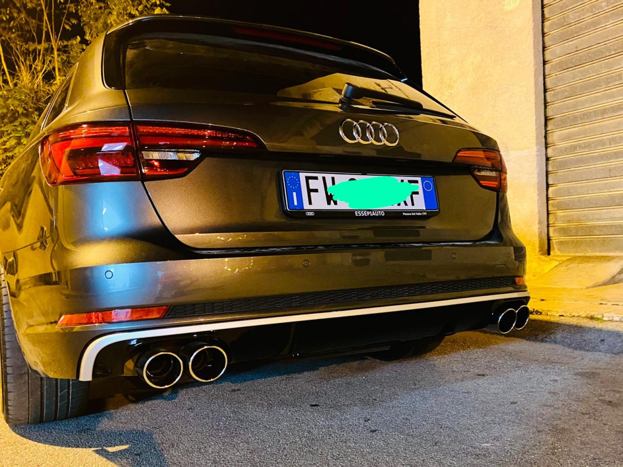 0445🔥DIFFUSORE POSTERIORE NERO LUCIDO PER AUDI A4 B9 8W 2015–2018 2 USCITE SX🔥