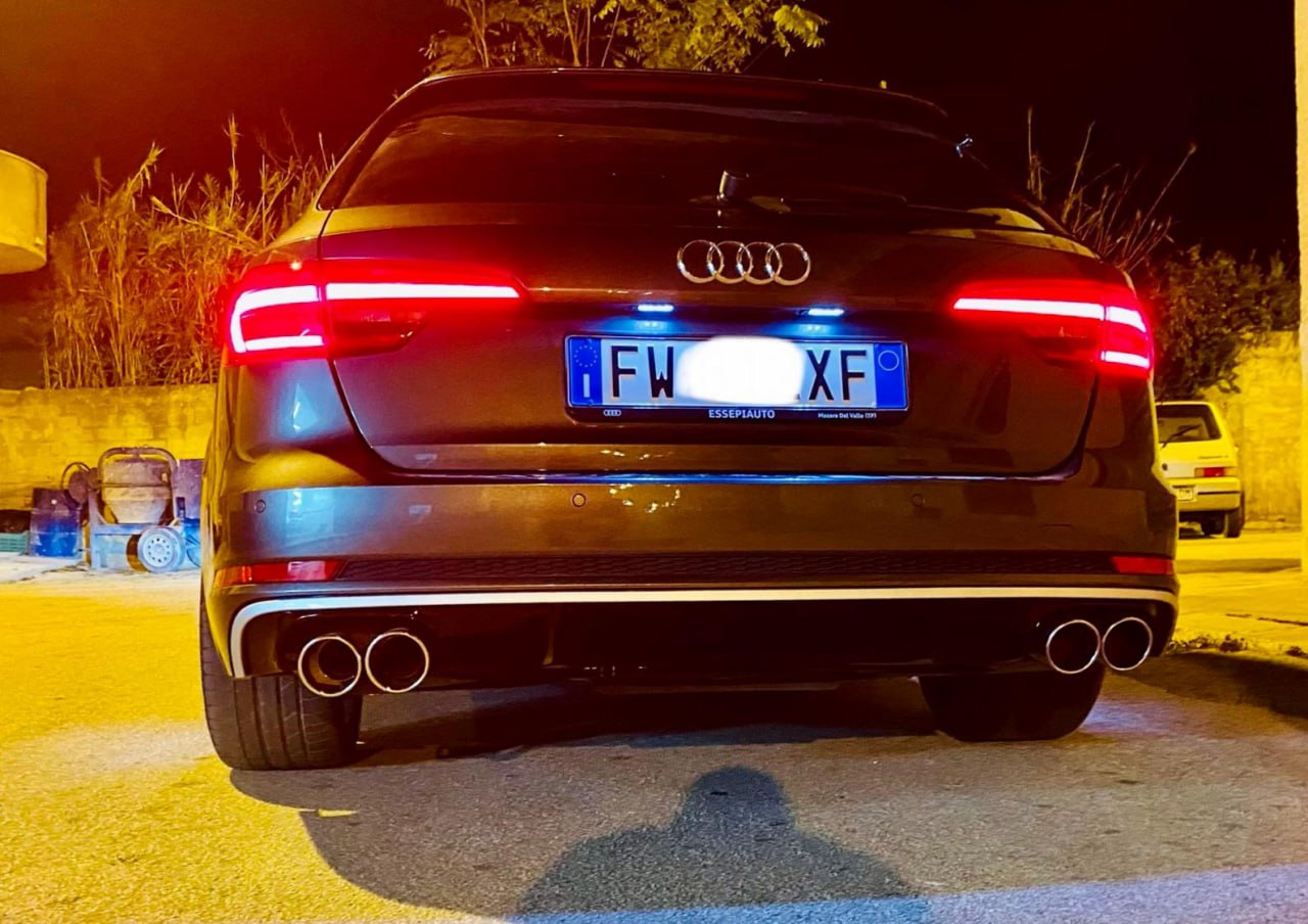 0445🔥DIFFUSORE POSTERIORE NERO LUCIDO PER AUDI A4 B9 8W 2015–2018 2 USCITE SX🔥