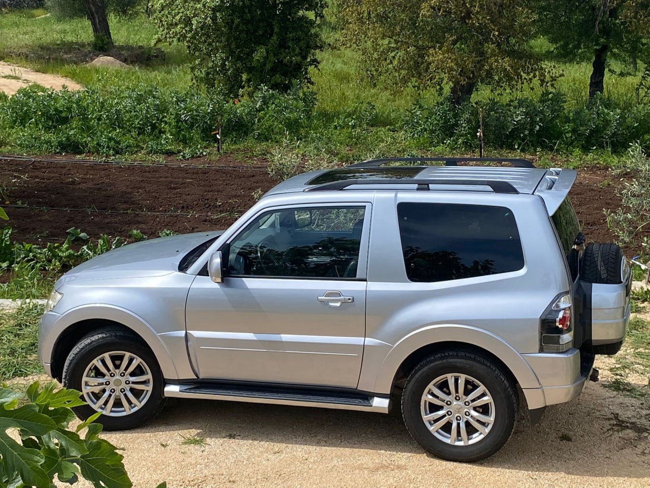 0135⭐MITSUBISHI PAJERO 06-14 ALETTONE LOOK SPORTIV SPOILER POSTERIORE SUL TETTO⭐