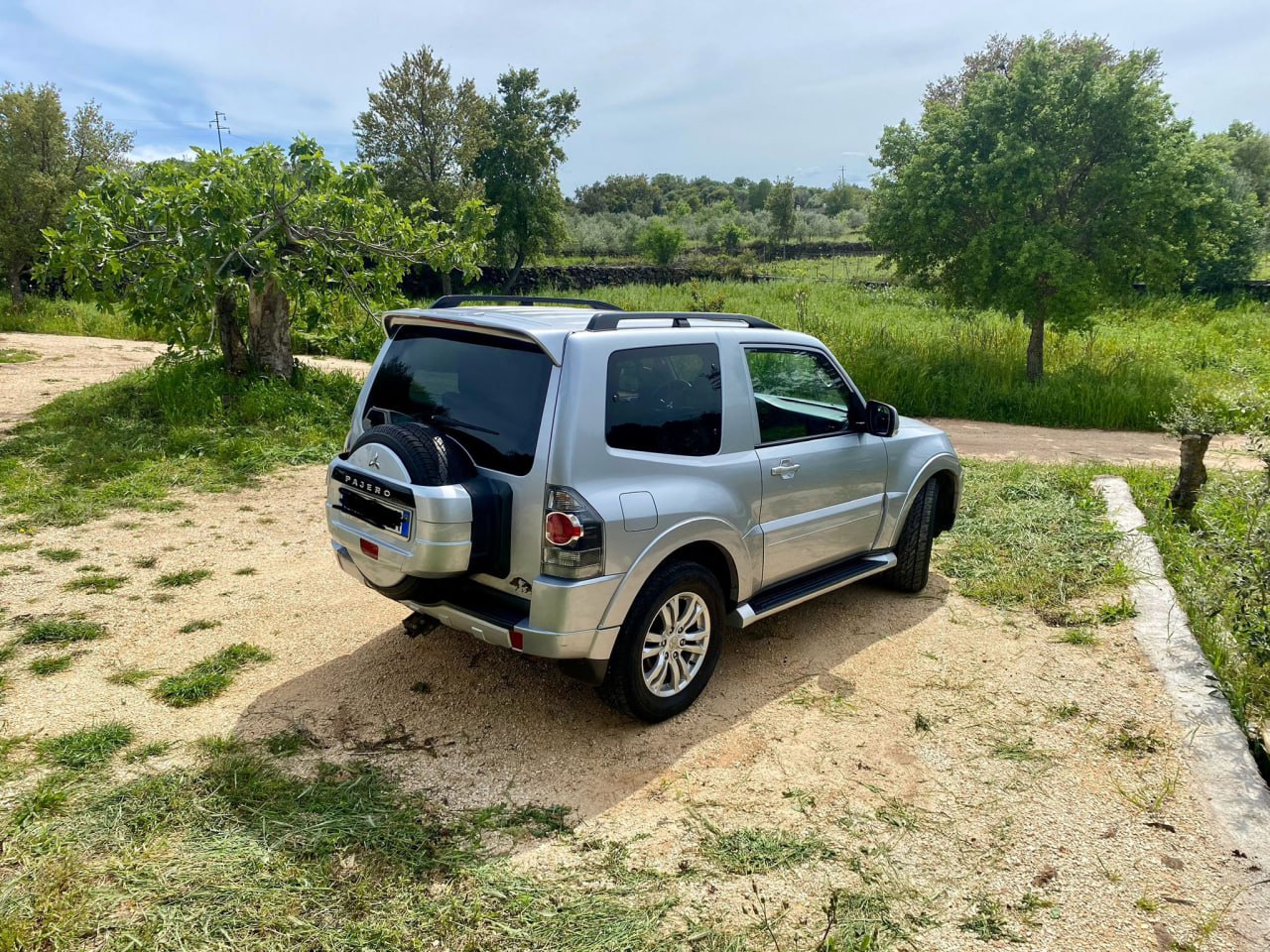 0135⭐MITSUBISHI PAJERO 06-14 ALETTONE LOOK SPORTIV SPOILER POSTERIORE SUL TETTO⭐