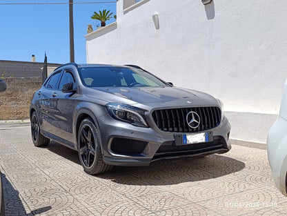 39433💎 GRIGLIA SPORTIVA NERA LUCIDA PER MERCEDES GLA X156 (2013–2016) 💎