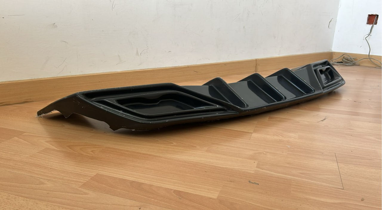 2252🔥DIFFUSORE PER SEAT LEON MK4 – PIANO BLACK VACUUM PLASTIC 2020+🔥