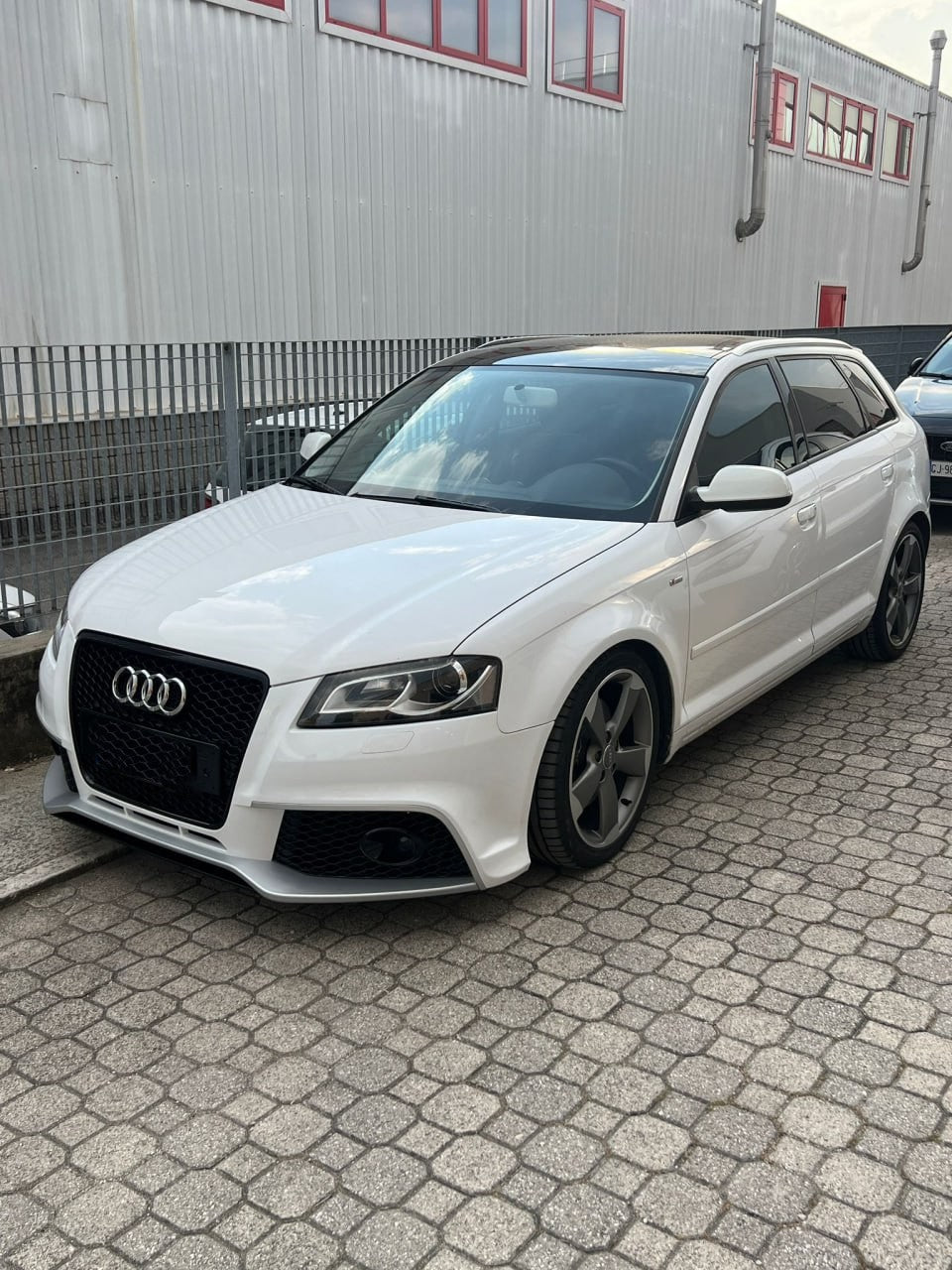 ✨PARAURTI ANTERIORE RS3 STYLE PER AUDI A3 8P SPORTBACK / CABRIO (2009–2012)✨