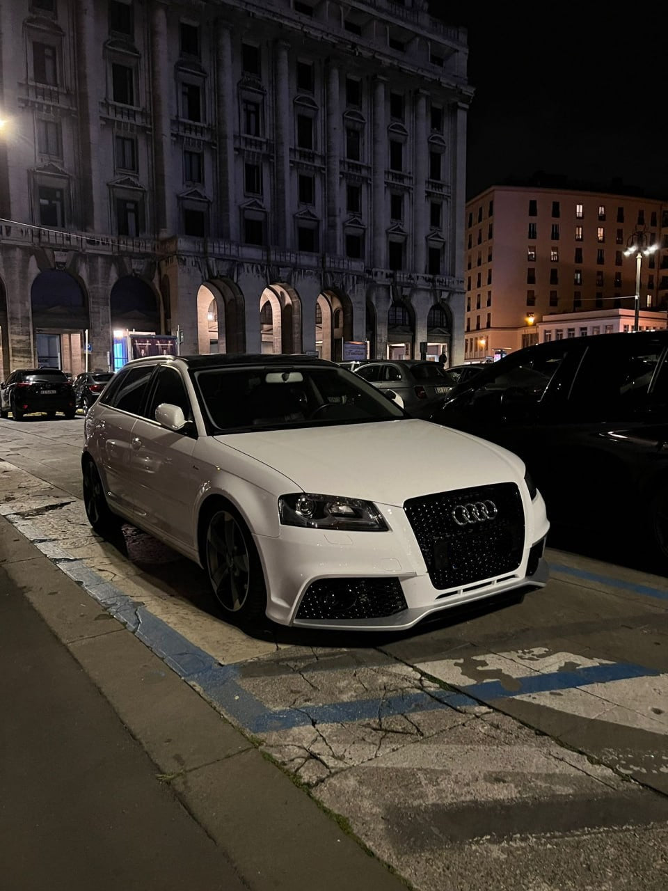 ✨PARAURTI ANTERIORE RS3 STYLE PER AUDI A3 8P SPORTBACK / CABRIO (2009–2012)✨