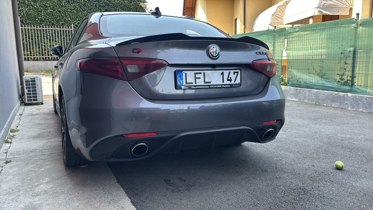 0076 SPOILER COFANO ADATTO PER ALFA ROMEO GIULIA 2015-2021 IN CARBONIO VELOCE