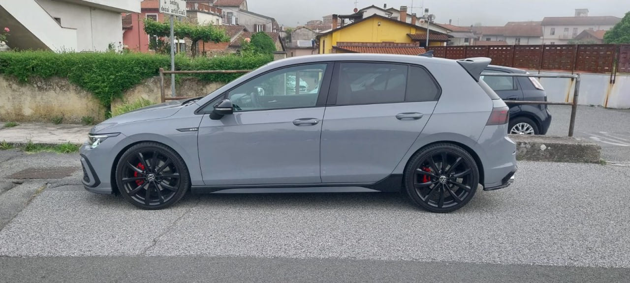 💕ART.1080 MINIGONNE  VW  GOLF 8 LOOK  R NERO  LUCIDO💕