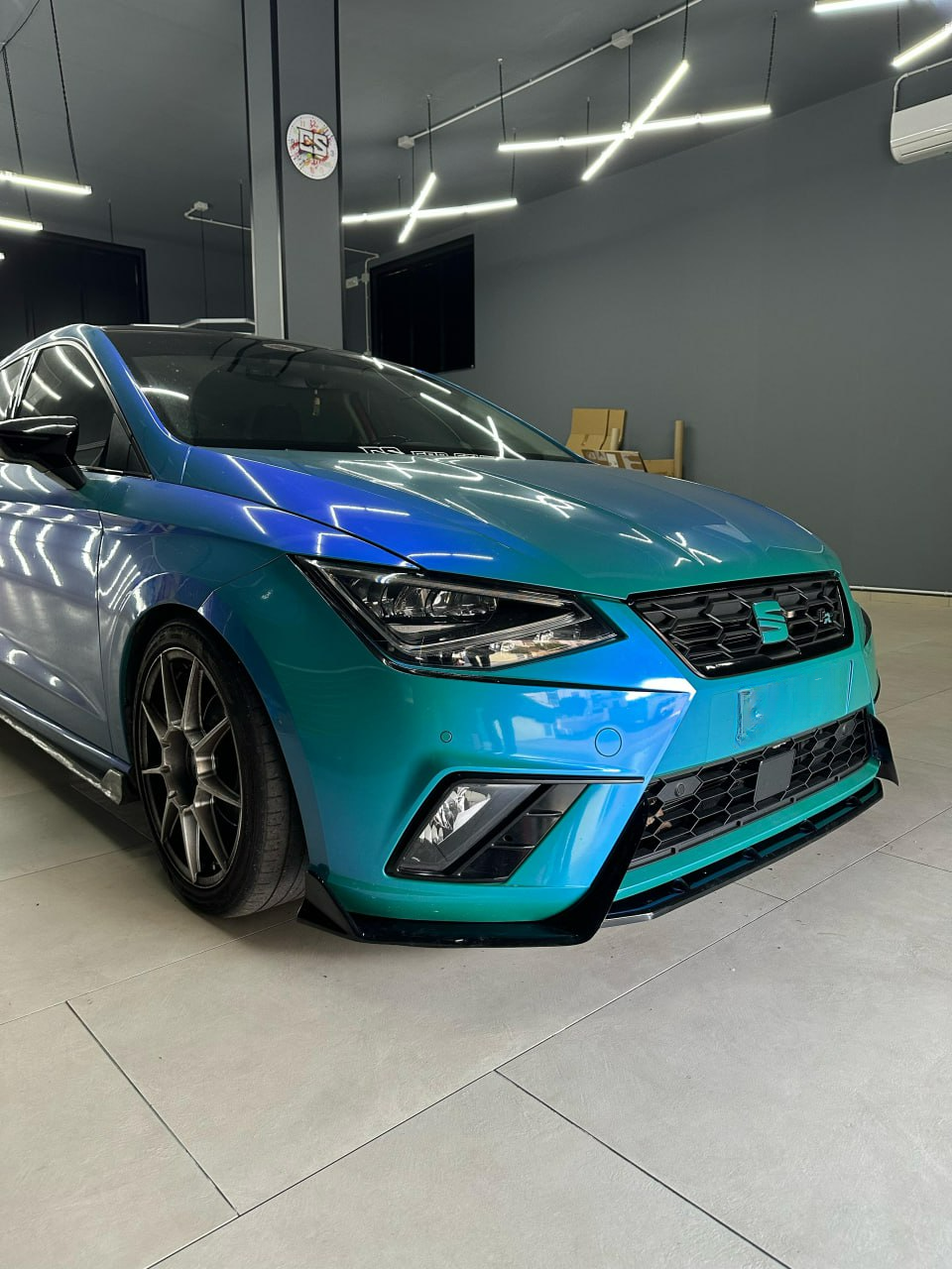 ART. 0031 SPLITTER  SEAT  IBIZA 6J FR 2017+ NERO LUCIDO (3 PEZZI)