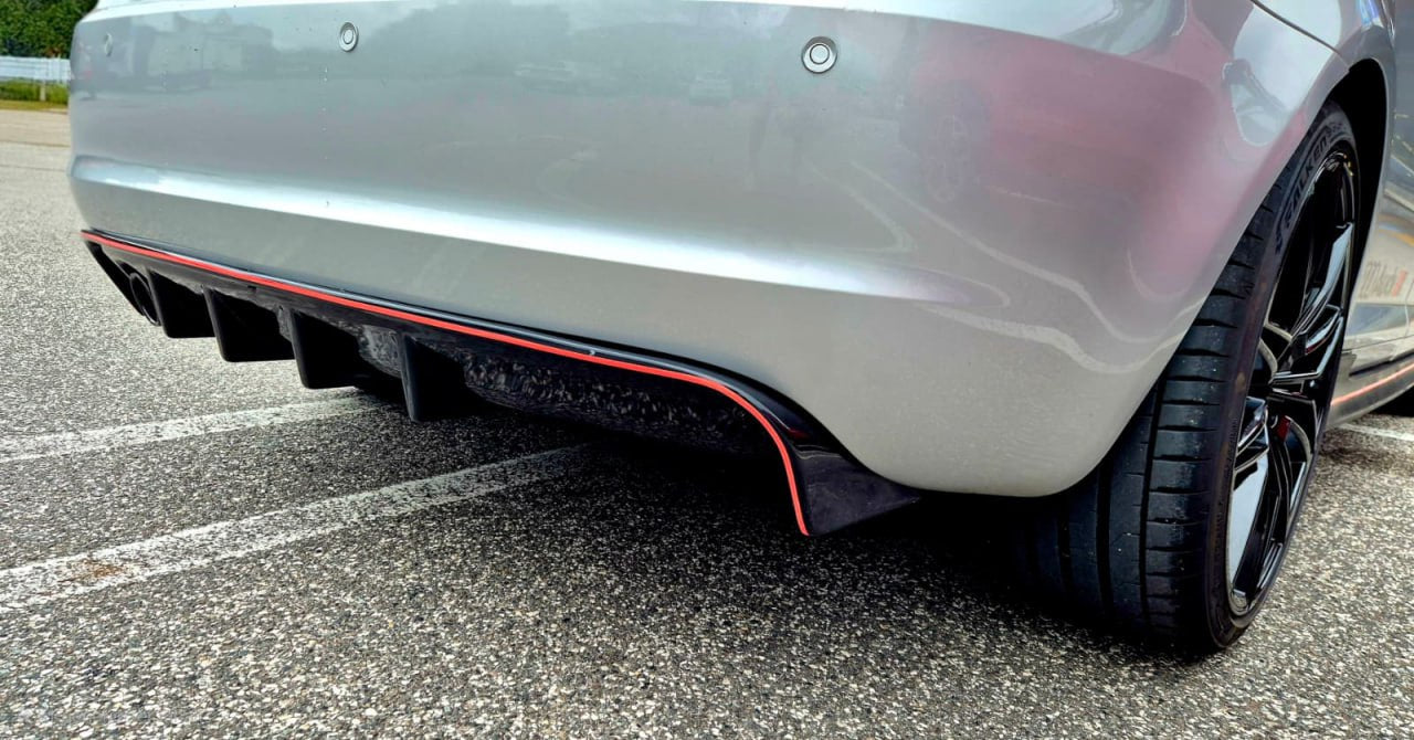 ART. 0062 DIFFUSORE AUDI A3 8P 2008-2012 3/5 PORTE LOOK RS3 NERO LUCIDO