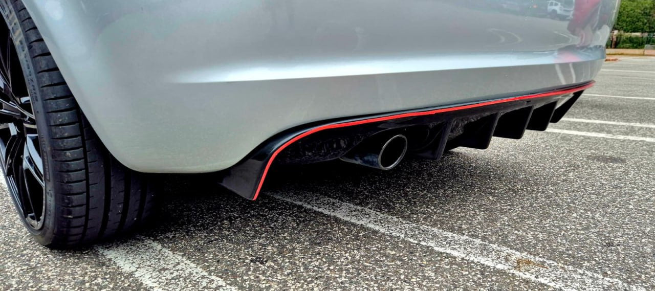 ART. 0062 DIFFUSORE AUDI A3 8P 2008-2012 3/5 PORTE LOOK RS3 NERO LUCIDO