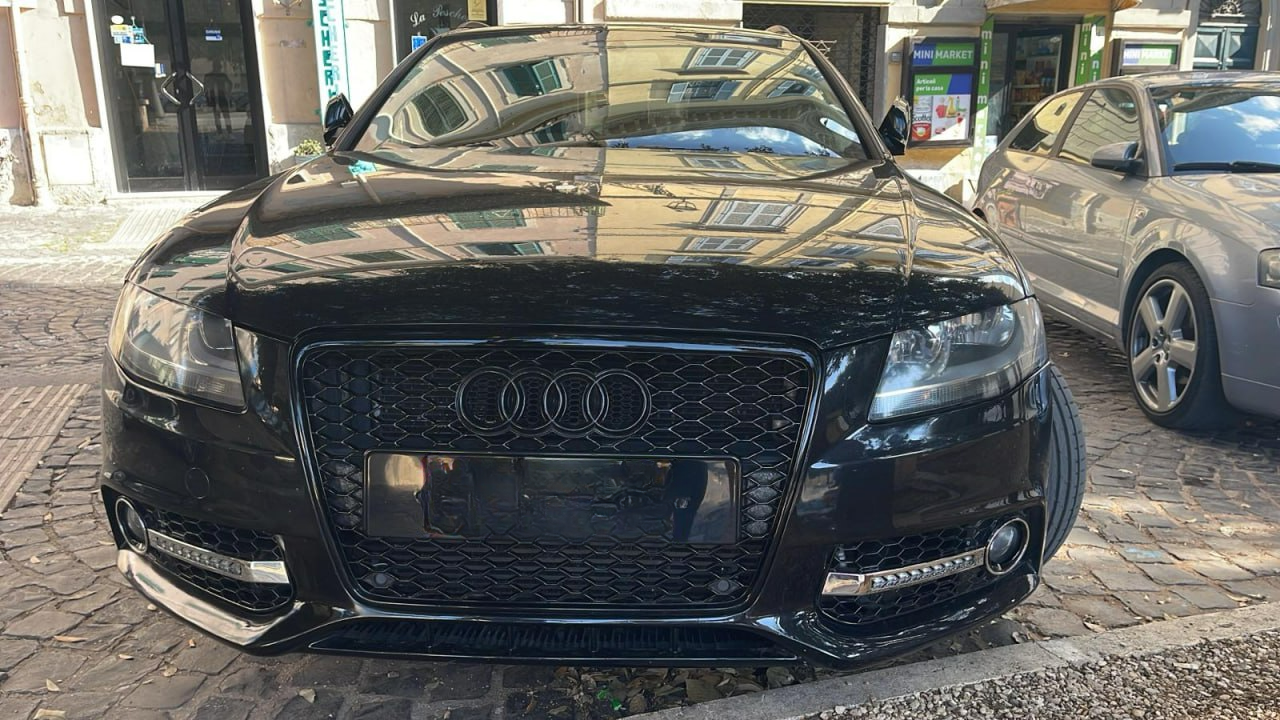 ART. 0610 GRIGLIA AUDI A4 B8 2007-2011 LOOK RS4 NERA