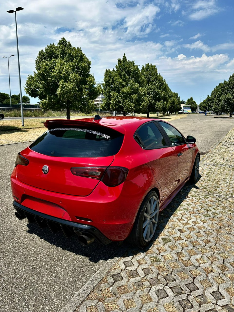 ART. 1924 DIFFUSORE ALFA  ROMEO GIULIETTA NERO LUCIDO LOOK TUNING