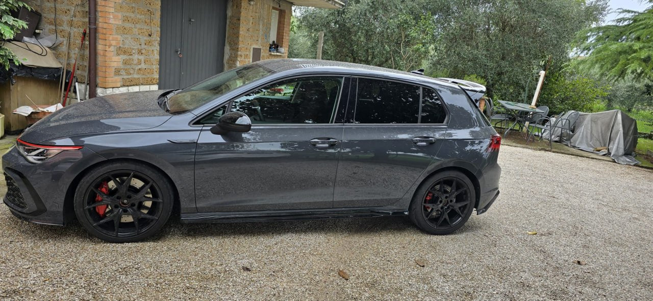 ART. 0264 MINIGONNE  VW GOLF 8 VIII 2019+ LOOK GTI NERO LUCIDO