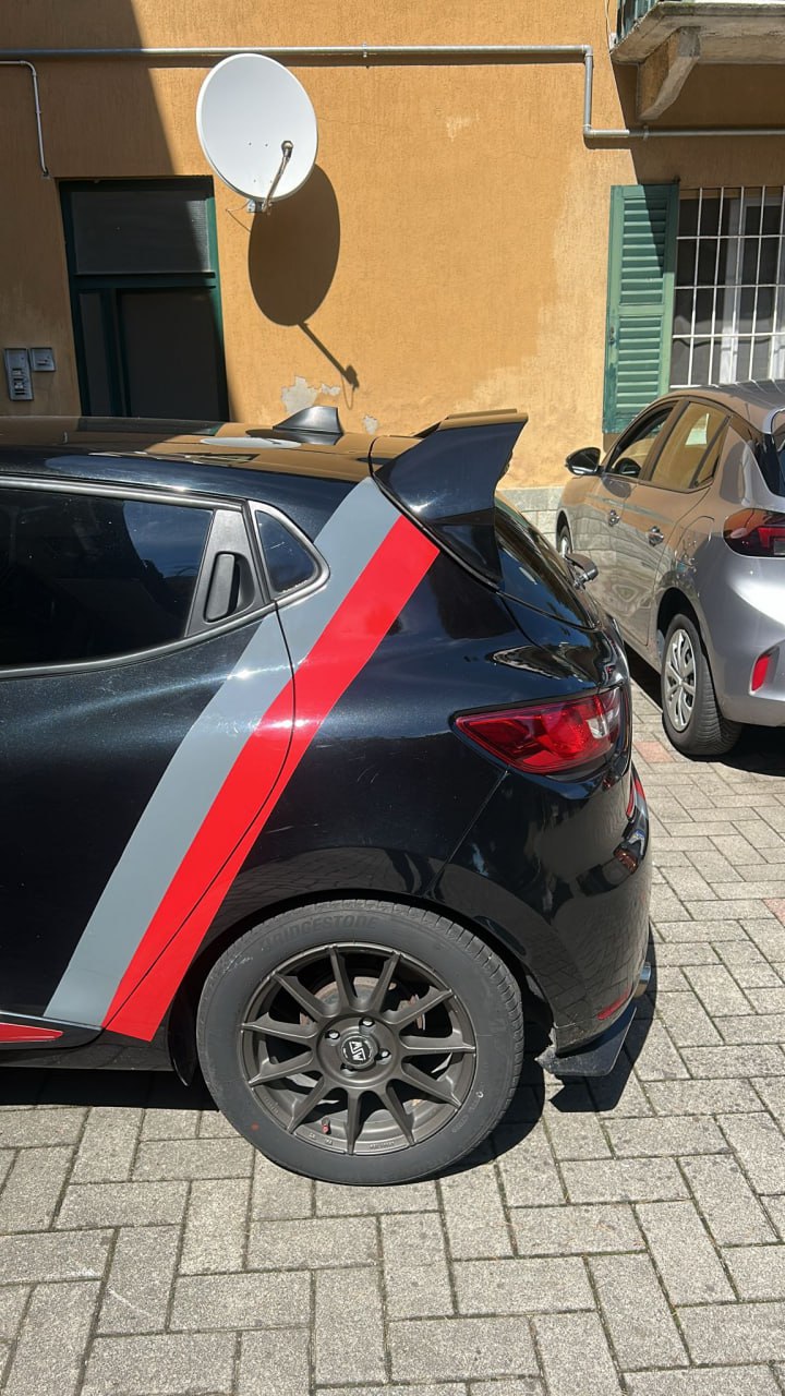 ART. 0112 SPOILER CLIO 4 IV STANDARD LOOK RS NERO LUCIDO