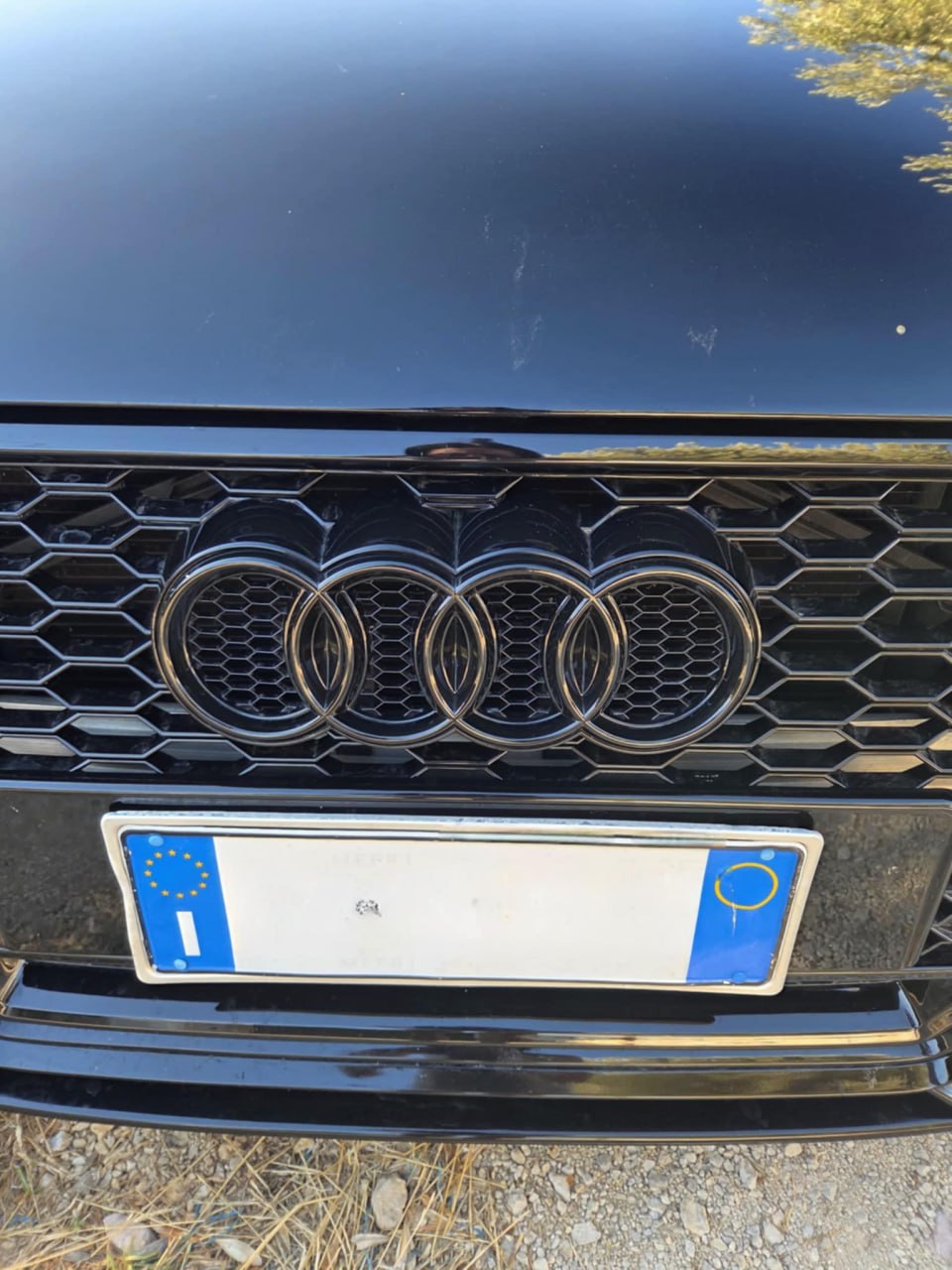 ART. 0966 GRIGLIA AUDI A1 8X LIFT 2016-2018 LOOK RS1 QUATTRO NERO LUCIDO