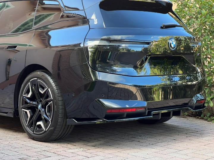 ART.2121 FLAP DIFFUSORE BMW iX i20 2021+ MSPORT NERO LUCIDO