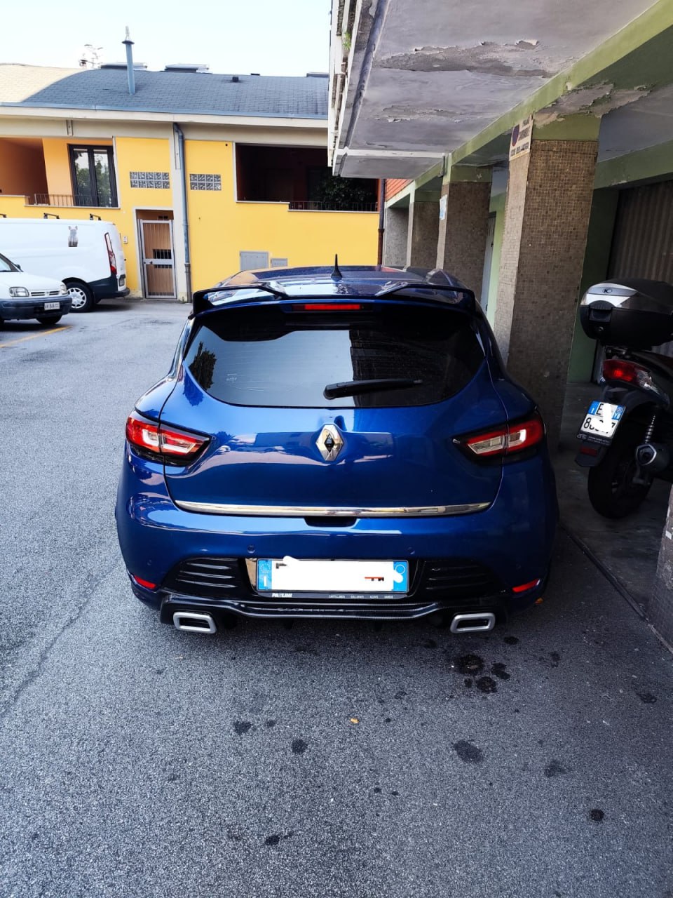 ART. 1181 DIFFUSORE RENAULT CLIO 4 IV 2012-2019 LOOK ST NERO LUCIDO