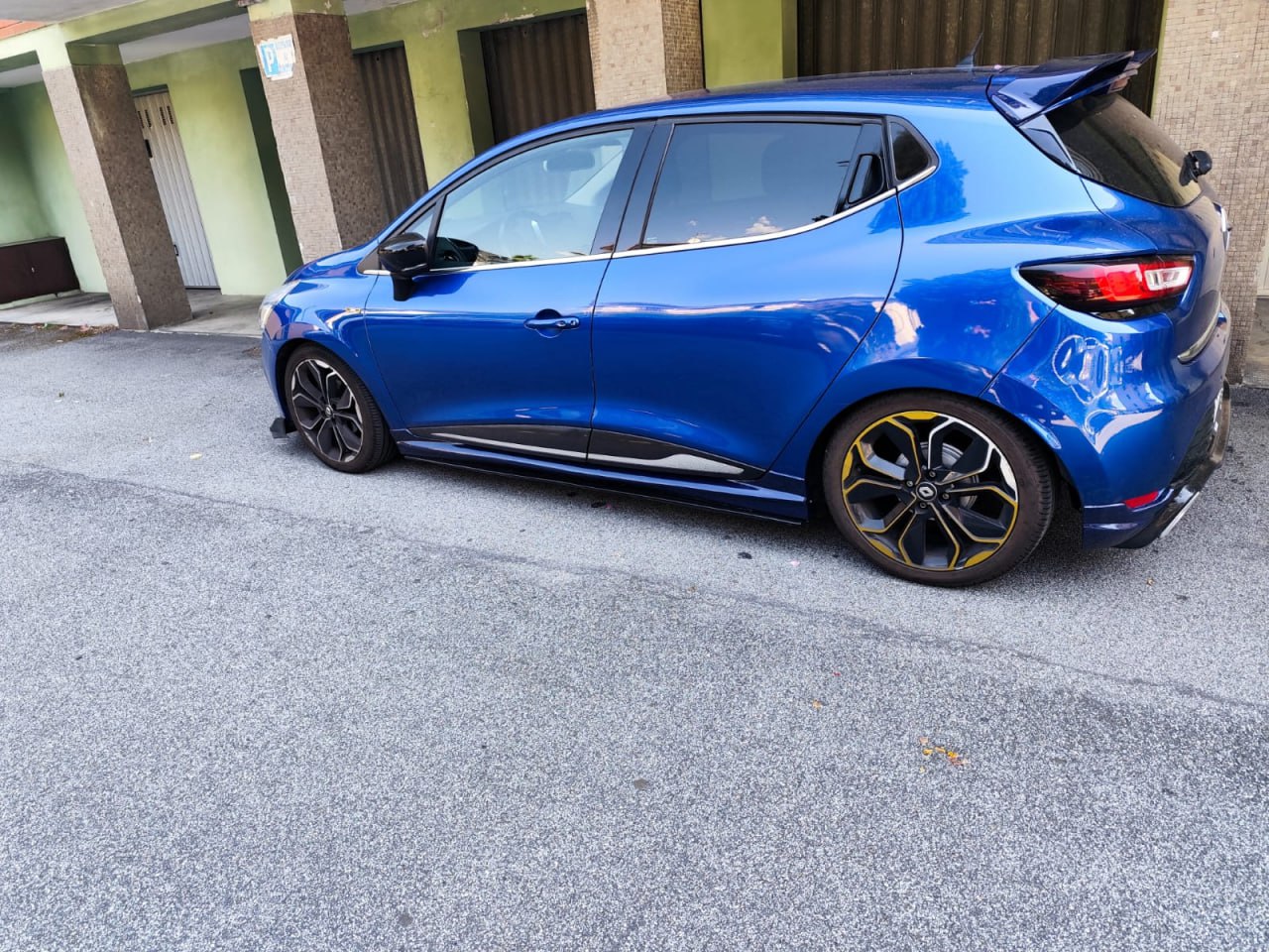 ART. 0641 MINIGONNE RENAULT CLIO 4 2012-2019 LOOK RS GREZZE (187CM)