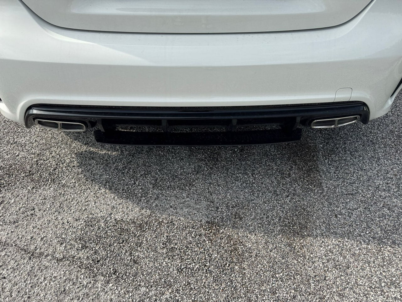 ART. 0512 DIFFUSORE GOLF 8 VIII 1+1 LOOK GTI NERO LUCIDO + TERMINALI (Copia)