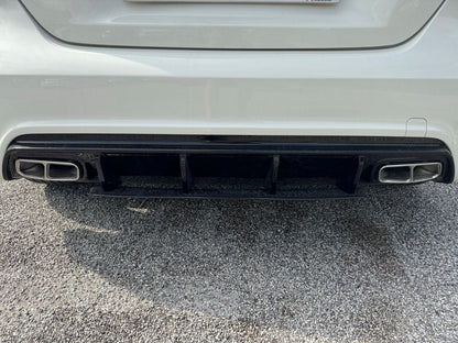 ART. 0512 DIFFUSORE GOLF 8 VIII 1+1 LOOK GTI NERO LUCIDO + TERMINALI (Copia)