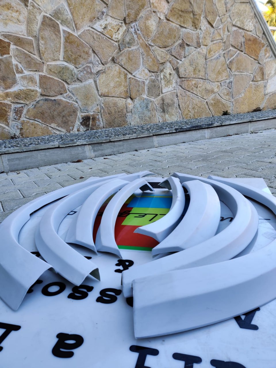 ART.3021 Parafanghi mercedes ML w164 kit 8 pezzi vetroresina