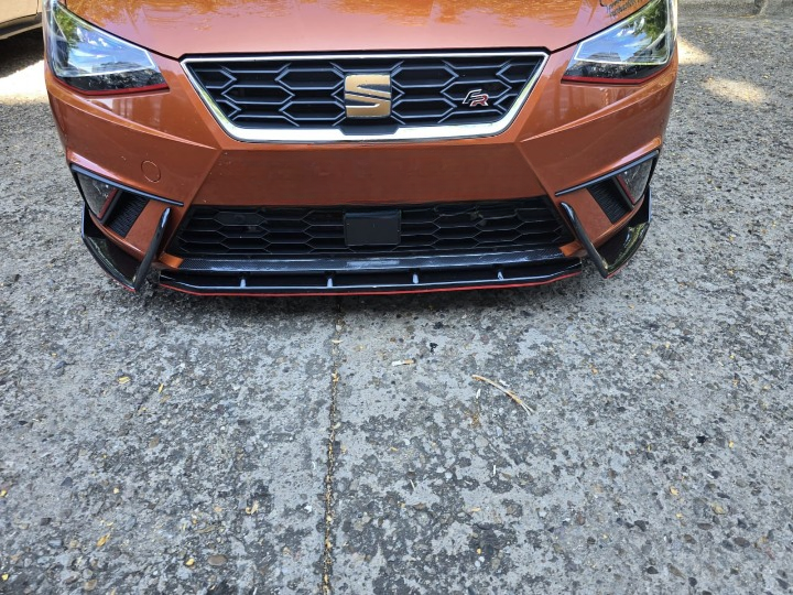 ART. 0031 SPLITTER SEAT IBIZA 6J FR 2017+ NERO LUCIDO (3 PEZZI)