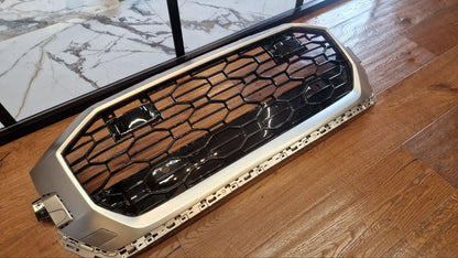 ART.3444 GRIGLIA AUDI Q8 2018-2023 LOOK RS SILVER