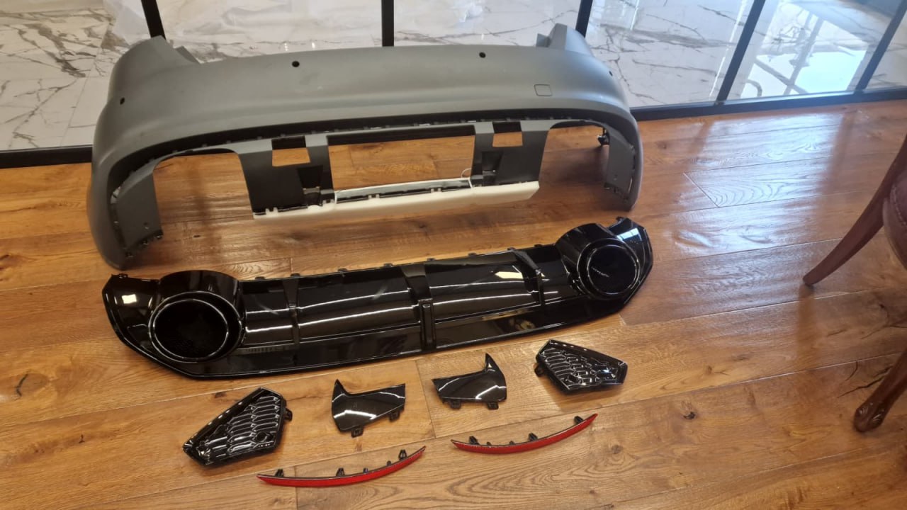 ART.3068  Paraurti Posteriore Audi A3 8Y Hatchback 2019-2024 Look RS3