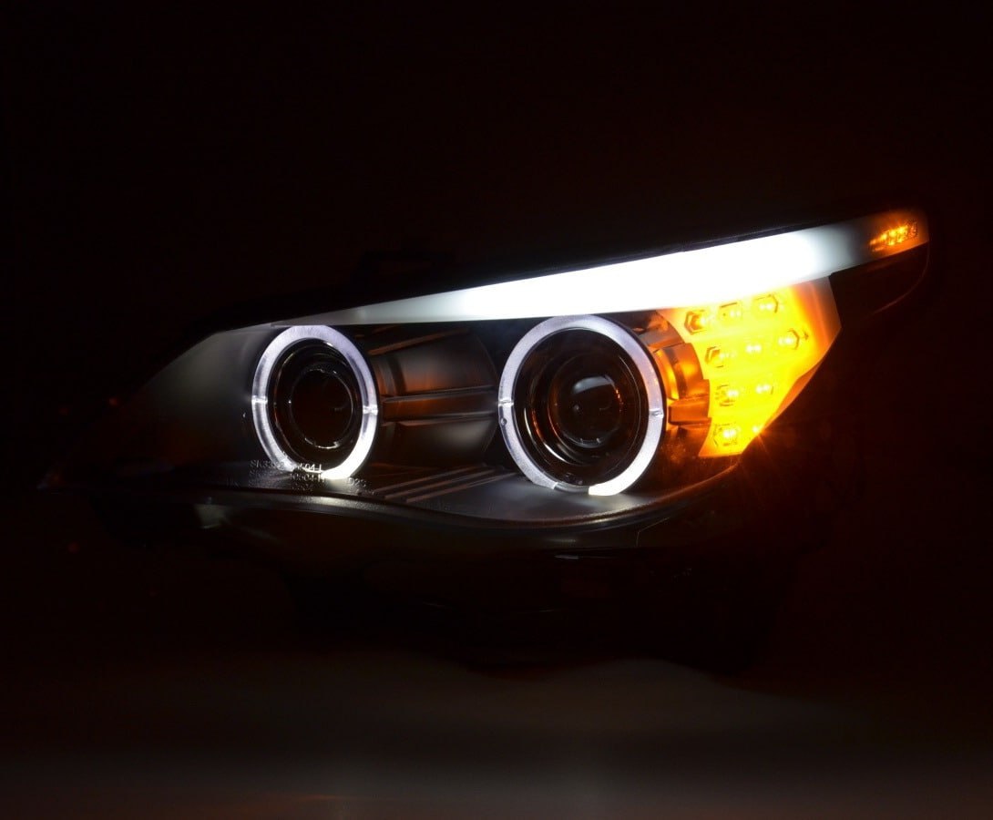 ART.4375  FARI ANTERIORI BMW SERIE 5 E60/E61 03-04