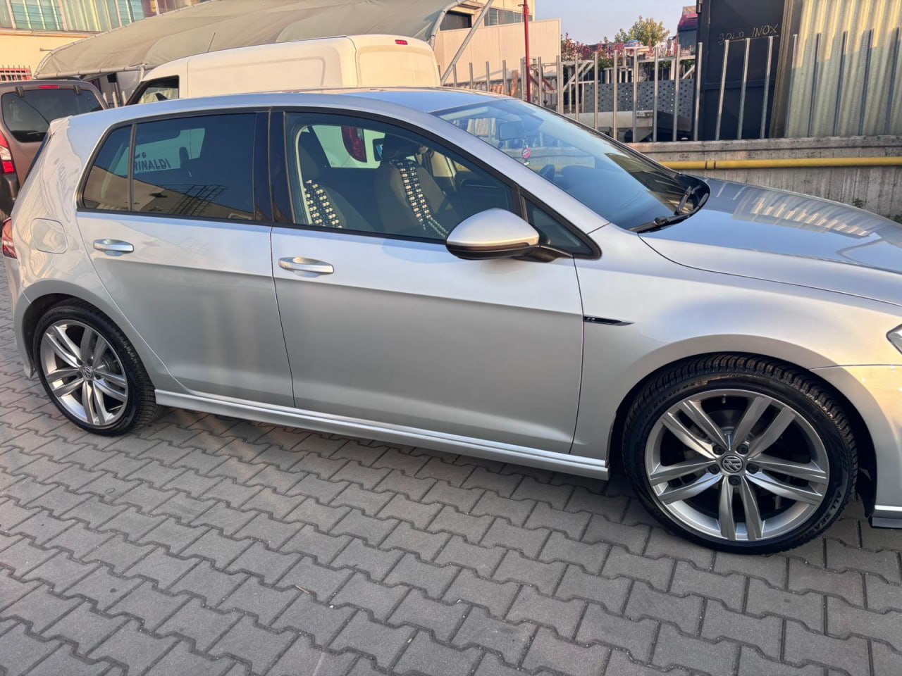 ART. 1840 MINIGONNE VW GOLF 7 2012-2017 LOOK R20 GREZZE TOP (190CM)