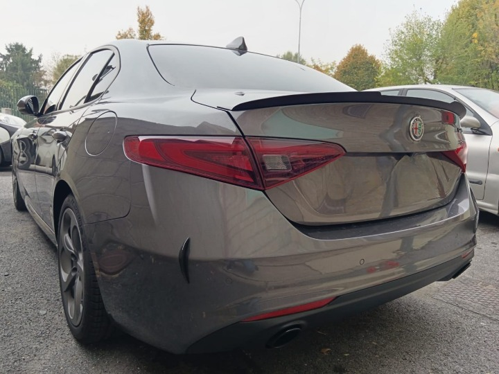 ART. 0232 SPOILER GIULIA GIULIETTA NERO LUCIDO LOOK